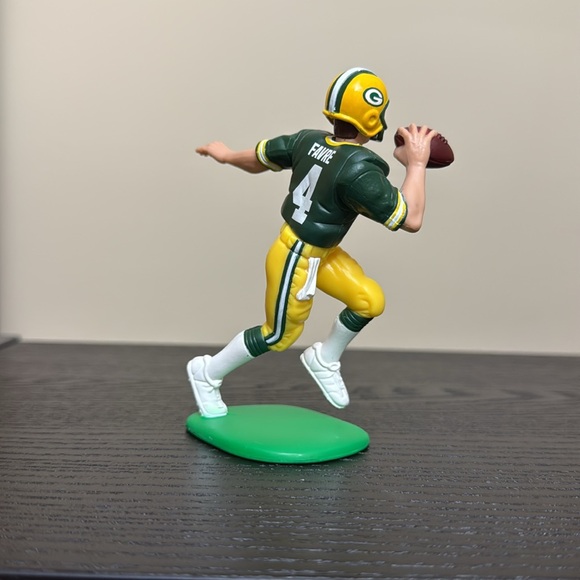 Brett Favre Action Figure - Picture 5 of 8
